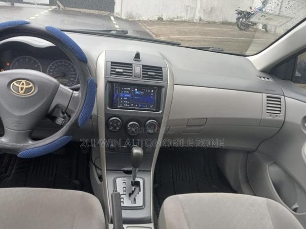 Toyota Corolla 2012 Black