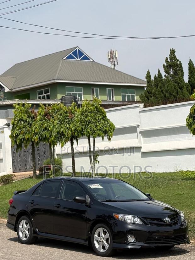 Toyota Corolla S 4dr Sedan (1.8L 4cyl 4A) 2013 Black