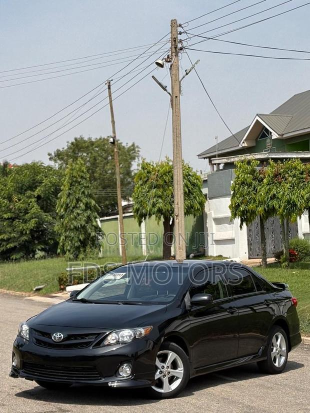 Toyota Corolla S 4dr Sedan (1.8L 4cyl 4A) 2013 Black