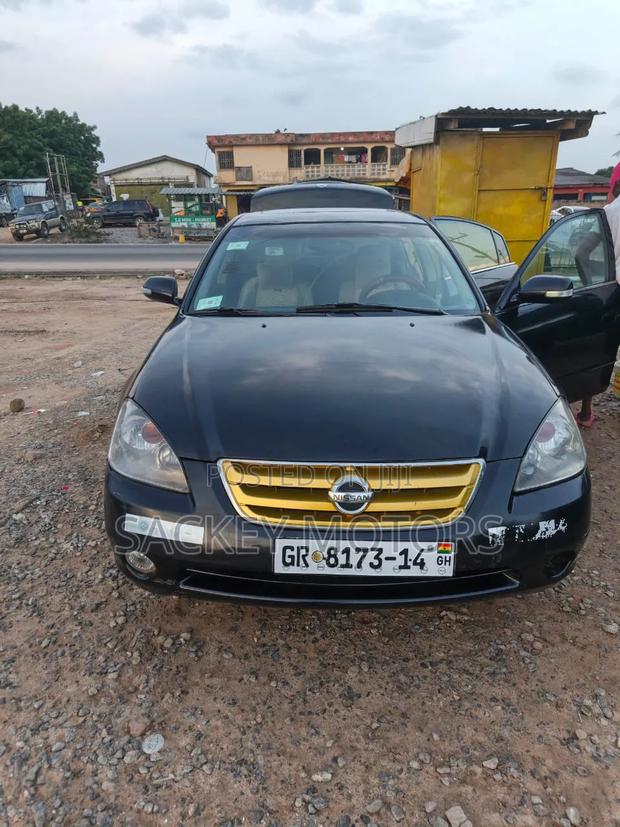 Nissan Altima 2004 Black