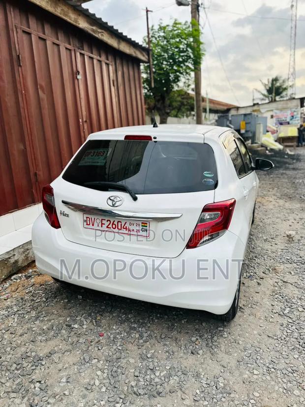 Toyota Vitz 1.3 AWD 5dr 2015 White