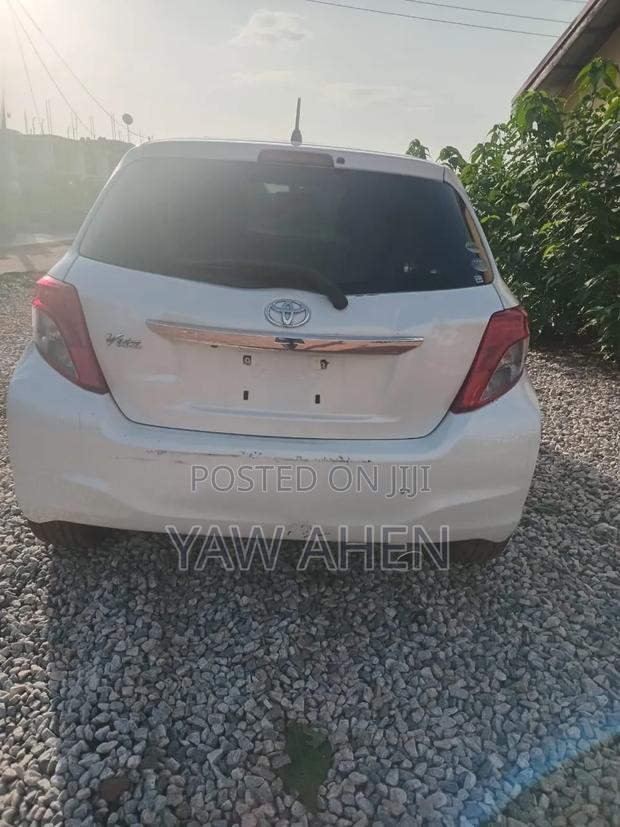 Toyota Vitz 2012 White