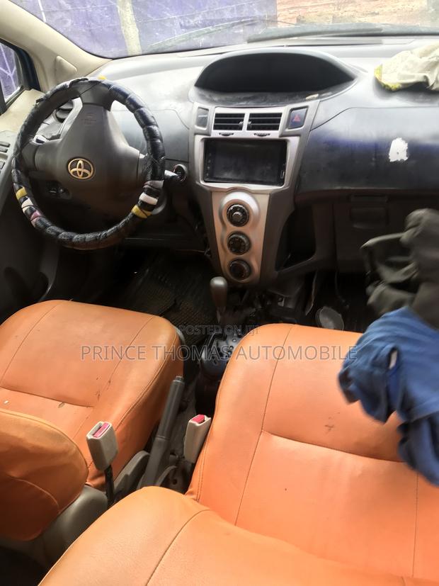 Toyota Vitz 2010 Blue