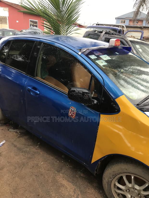 Toyota Vitz 2010 Blue