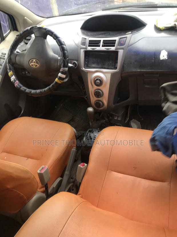Toyota Vitz 2010 Blue
