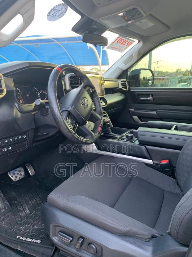 Toyota Tundra SR5 CrewMax 5.5' Bed 2024 Black