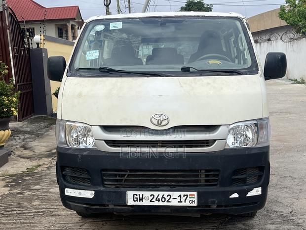 Toyota HiAce 2008 White