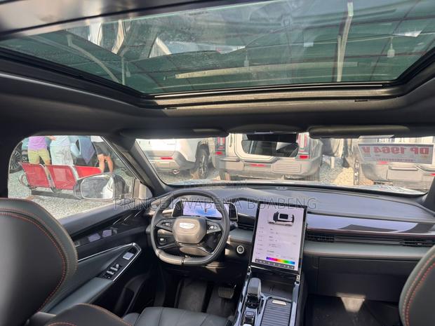 New Geely Coolray 1.5 FWD 2024 Gray