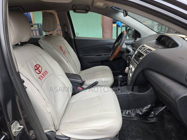 Toyota Yaris 2008 Gray