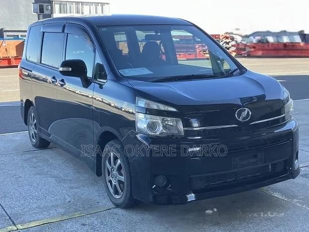 Toyota Voxy 2012 Black