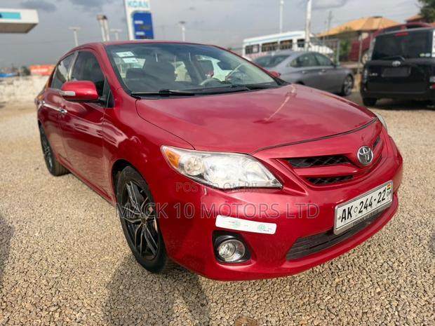 Toyota Corolla LE 4dr Sedan (1.8L 4cyl 4A) 2013 Red