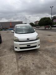 Toyota Voxy 2012 White for sale