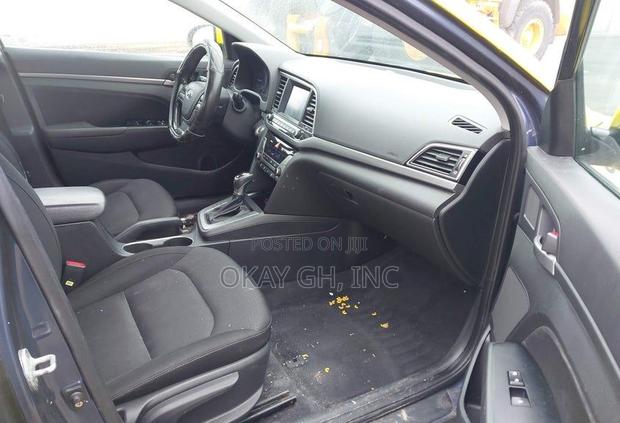 Hyundai Elantra 2017 Yellow