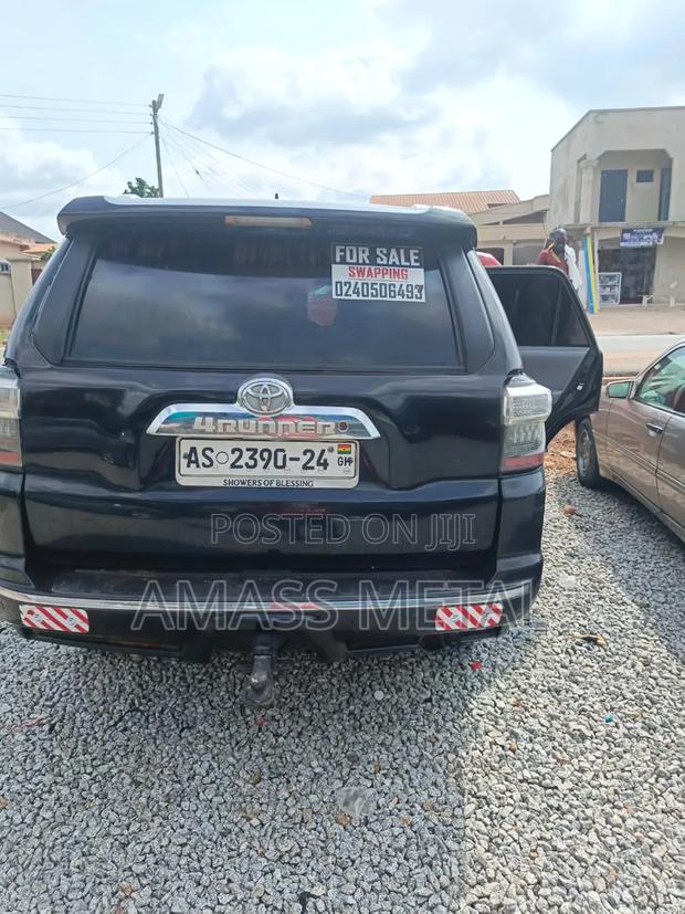 Toyota 4-Runner SR5 4WD 2012 Black