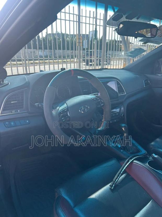 Hyundai Elantra Sport Sedan FWD (1.6L 4cyl 6M) 2017 Black