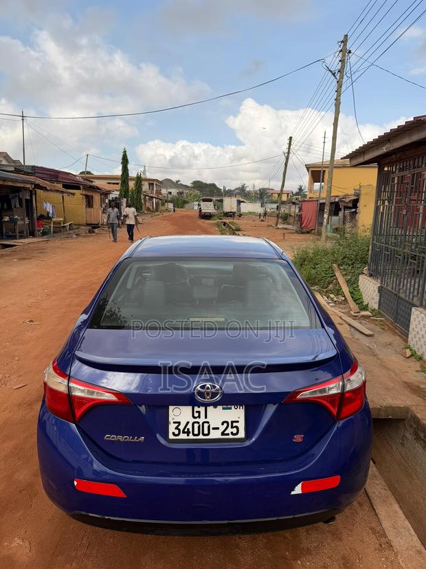 Toyota Corolla 2015 Blue