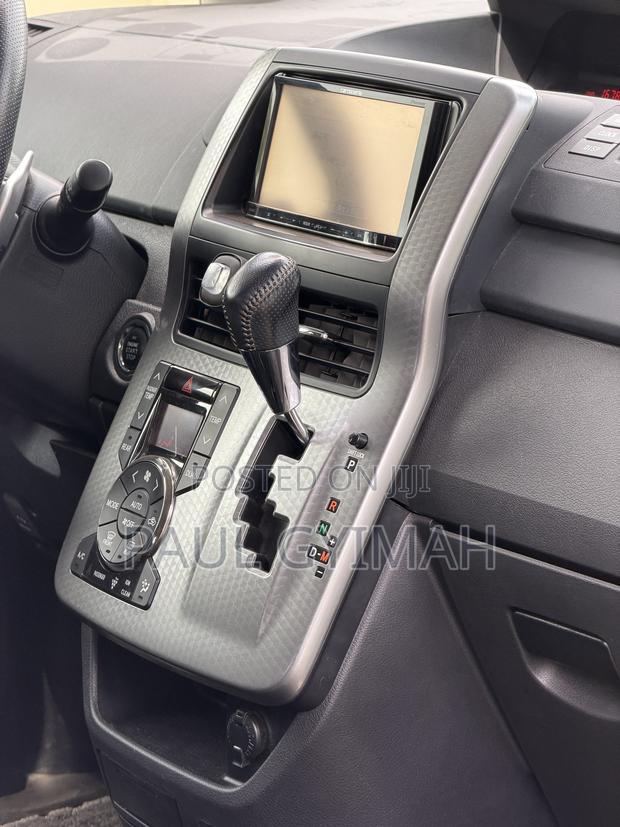 Toyota Voxy 2013 Black