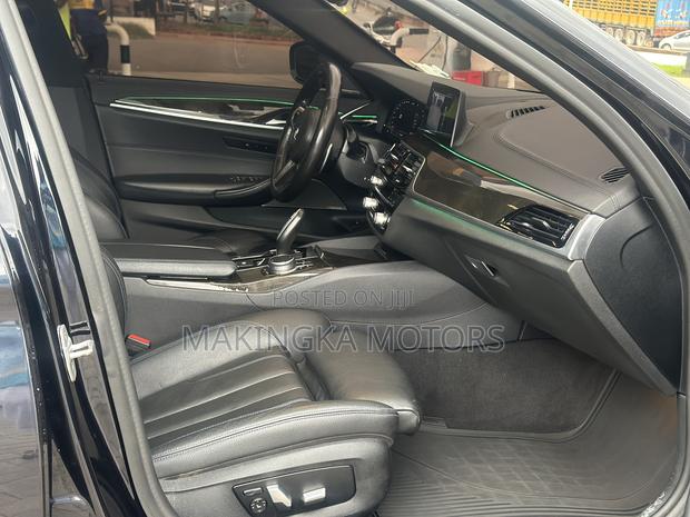BMW 530i 2020 Black