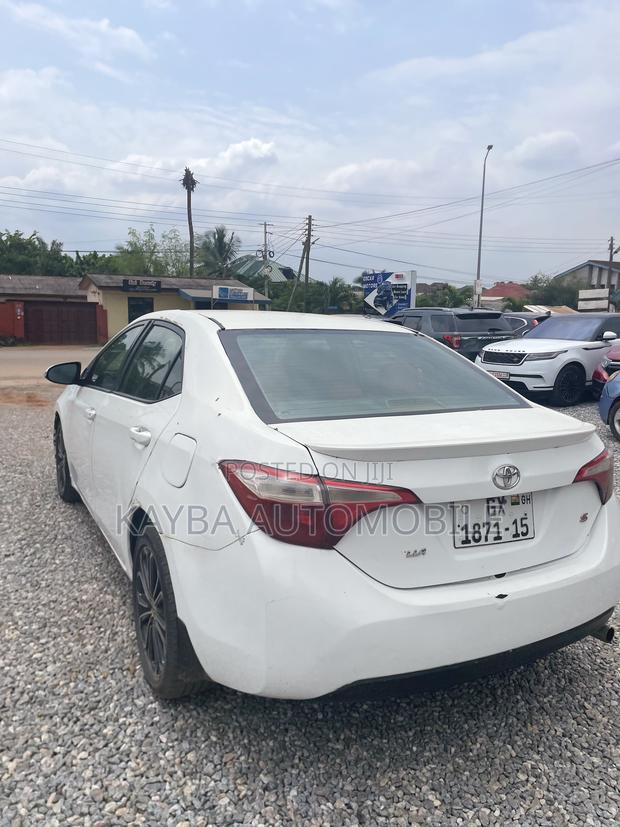Toyota Corolla 2014 White