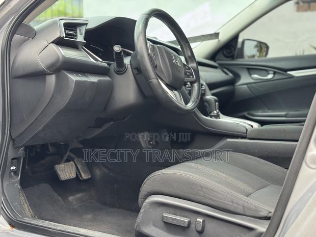 Honda Civic EX Sedan 2019 Silver
