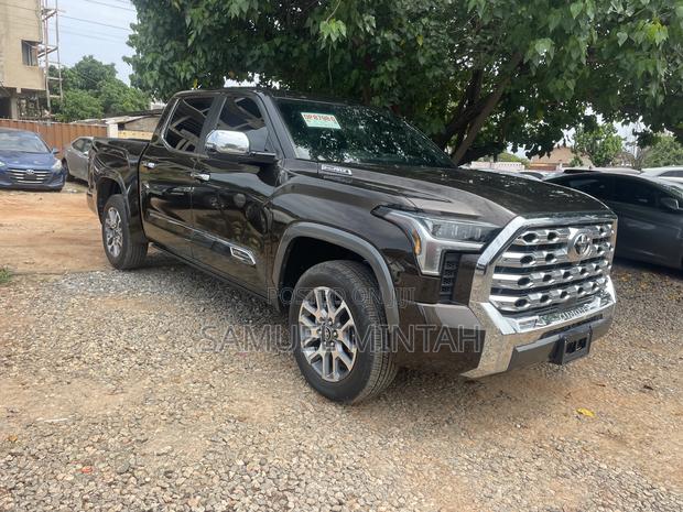 Toyota Tundra 1794 Edition CrewMax 4WD SB w/6.5' Bed (Hybrid) 2025