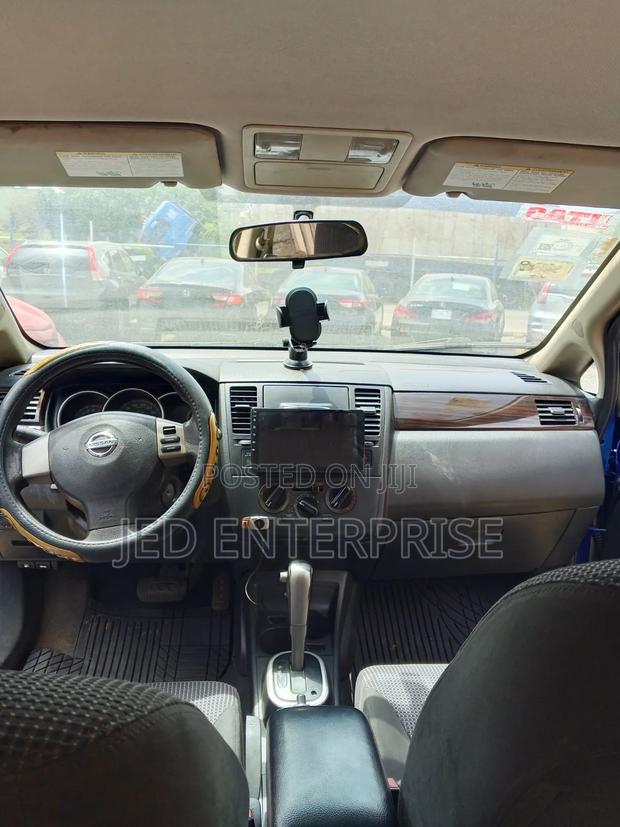 Nissan Versa 2010 Blue