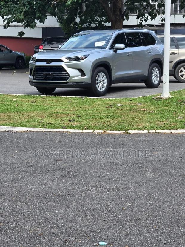 Toyota Grand Highlander XLE 2025 Silver