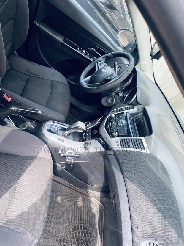 Chevrolet Cruze LS 4dr Sedan (1.5L 4cyl 6A) 2016