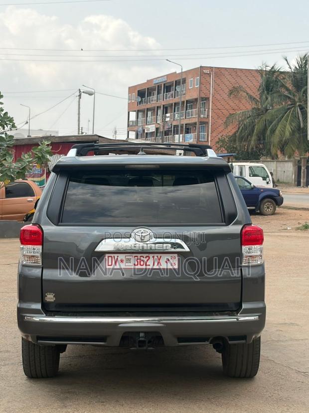 Toyota 4-Runner 2011 Gray