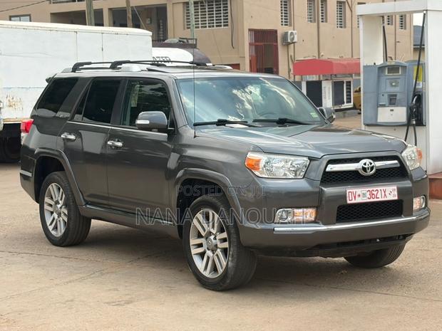Toyota 4-Runner 2011 Gray