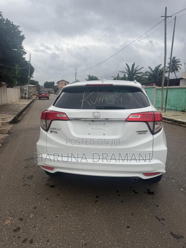Honda HR-V Touring AWD 2020 White