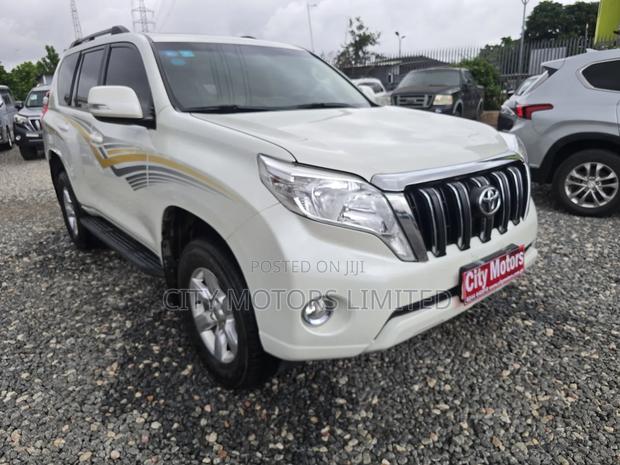 Toyota Land Cruiser Prado 2017 White