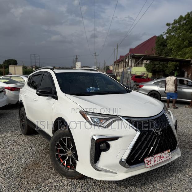 Toyota RAV4 SE 4dr SUV AWD (2.5L 4cyl 6A) 2018 White