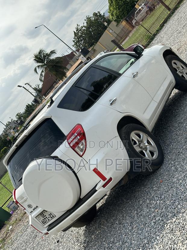 Toyota RAV4 2010 White