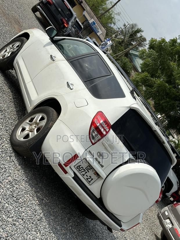 Toyota RAV4 2010 White