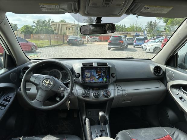 Toyota RAV4 2010 White
