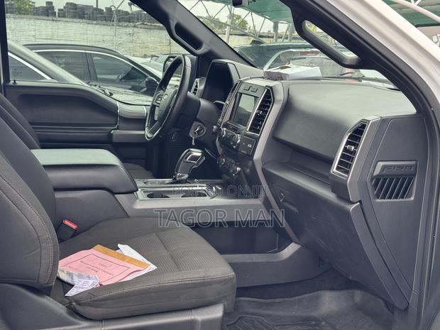 Ford F-150 XL 4x4 SuperCab Styleside 8 ft. box 163 in. WB 2017