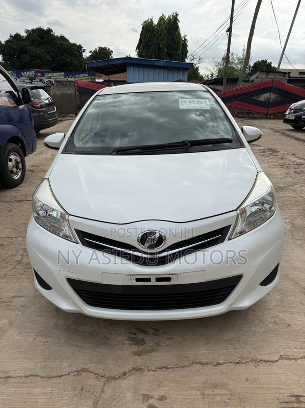 Toyota Vitz 1.3 FWD 3dr 2011 White