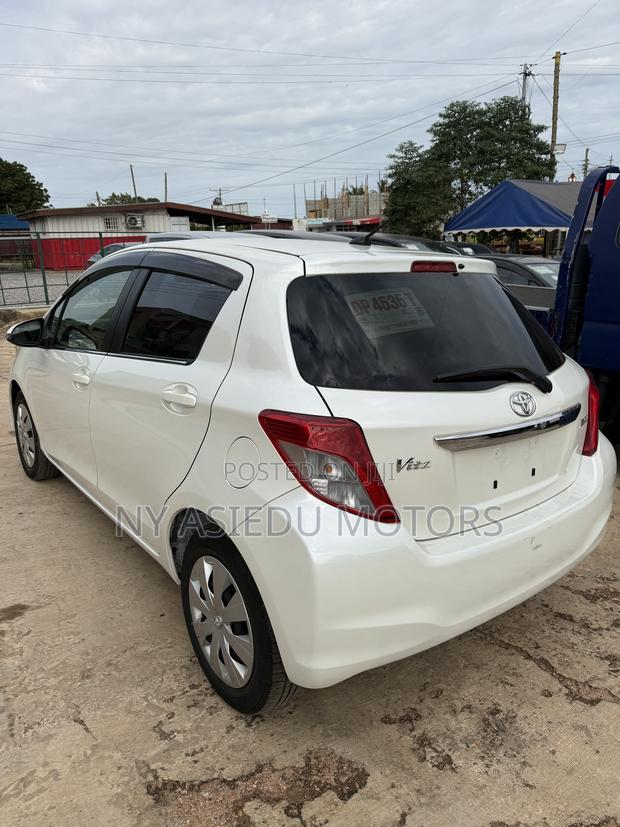 Toyota Vitz 1.3 FWD 3dr 2011 White