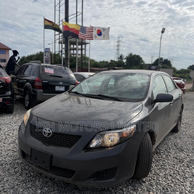 Toyota Corolla LE 4dr Sedan (1.8L 4cyl 4A) 2012 Gray