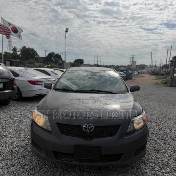 Toyota Corolla LE 4dr Sedan (1.8L 4cyl 4A) 2012 Gray