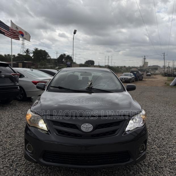 Toyota Corolla S Special Edition 4dr Sedan (1.8L 4cyl 4A) 2013 Gray