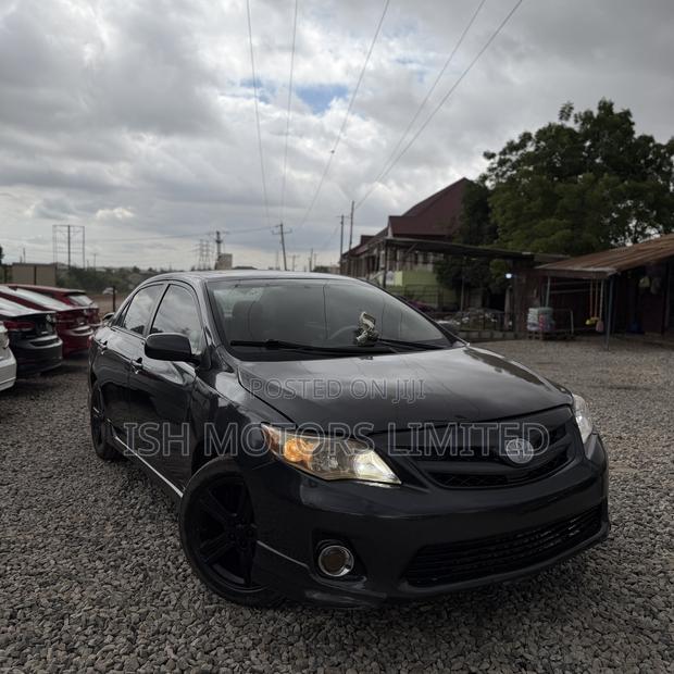 Toyota Corolla S Special Edition 4dr Sedan (1.8L 4cyl 4A) 2013 Gray