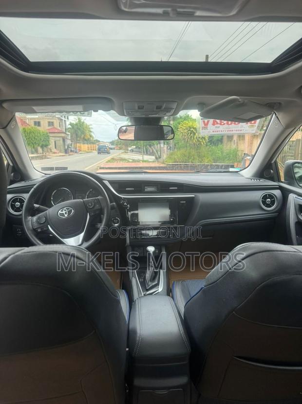 Toyota Corolla XSE 4dr Sedan (1.8L 4cyl CVT) 2017 White