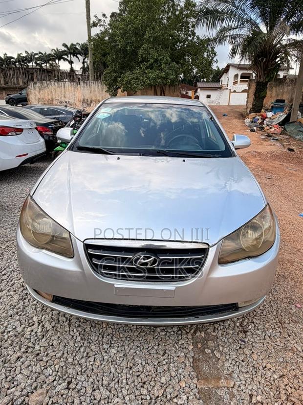 Hyundai Elantra 2010 Silver