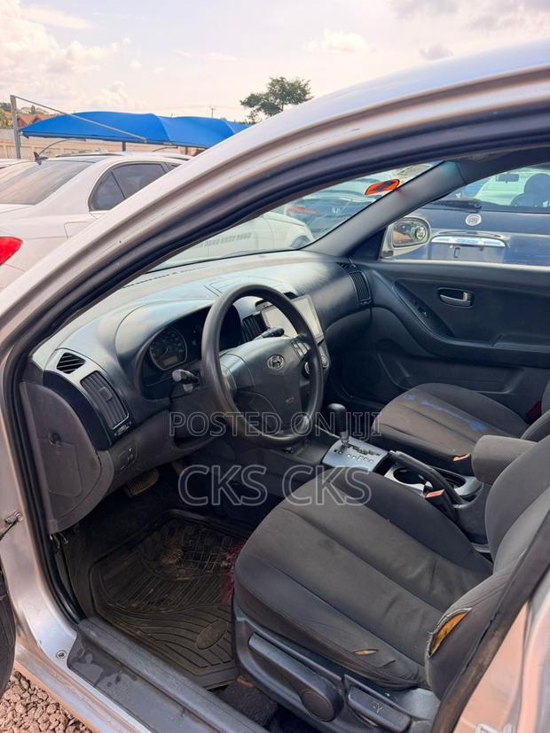 Hyundai Elantra 2010 Silver