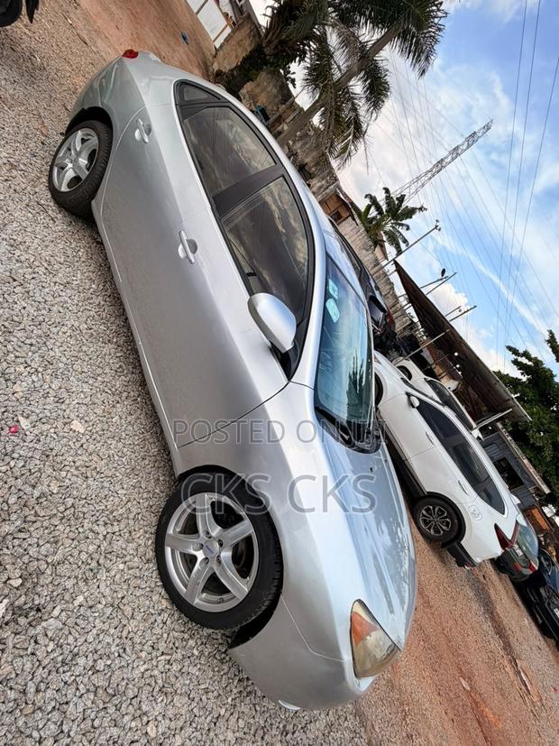 Hyundai Elantra 2010 Silver