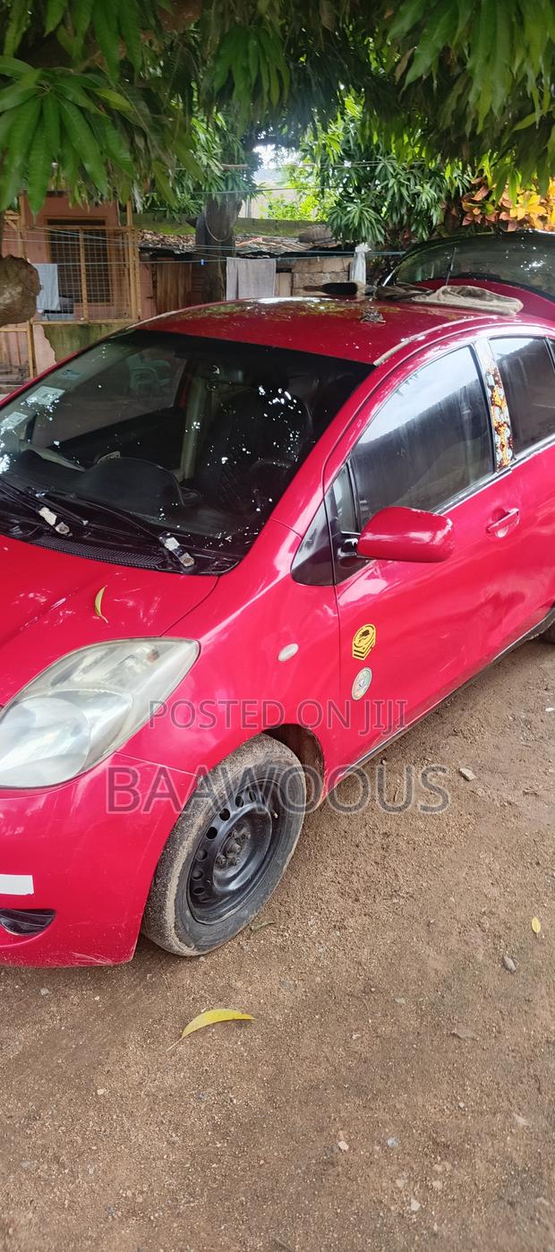 Toyota Vitz 2006 Red