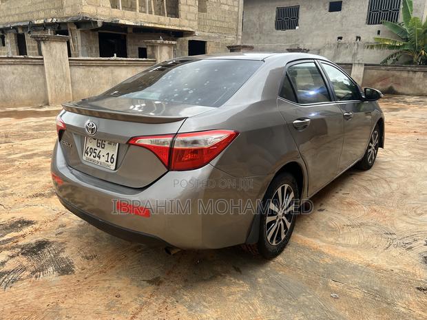 Toyota Corolla S 4dr Sedan (1.8L 4cyl CVT) 2015 Gray