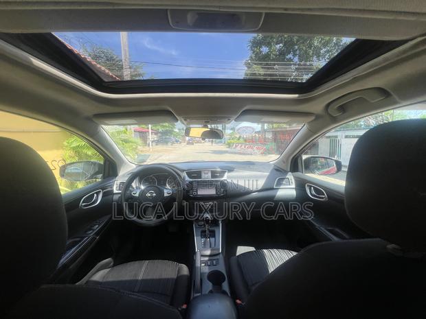 Nissan Sentra 2018 Red